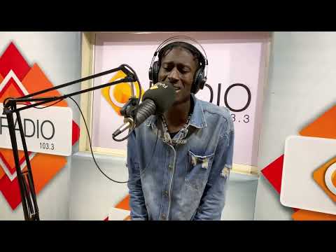 TOP STRIKER IN THE FREESTYLE SESSION QRADIO WITH DJ COUNTRYMAN