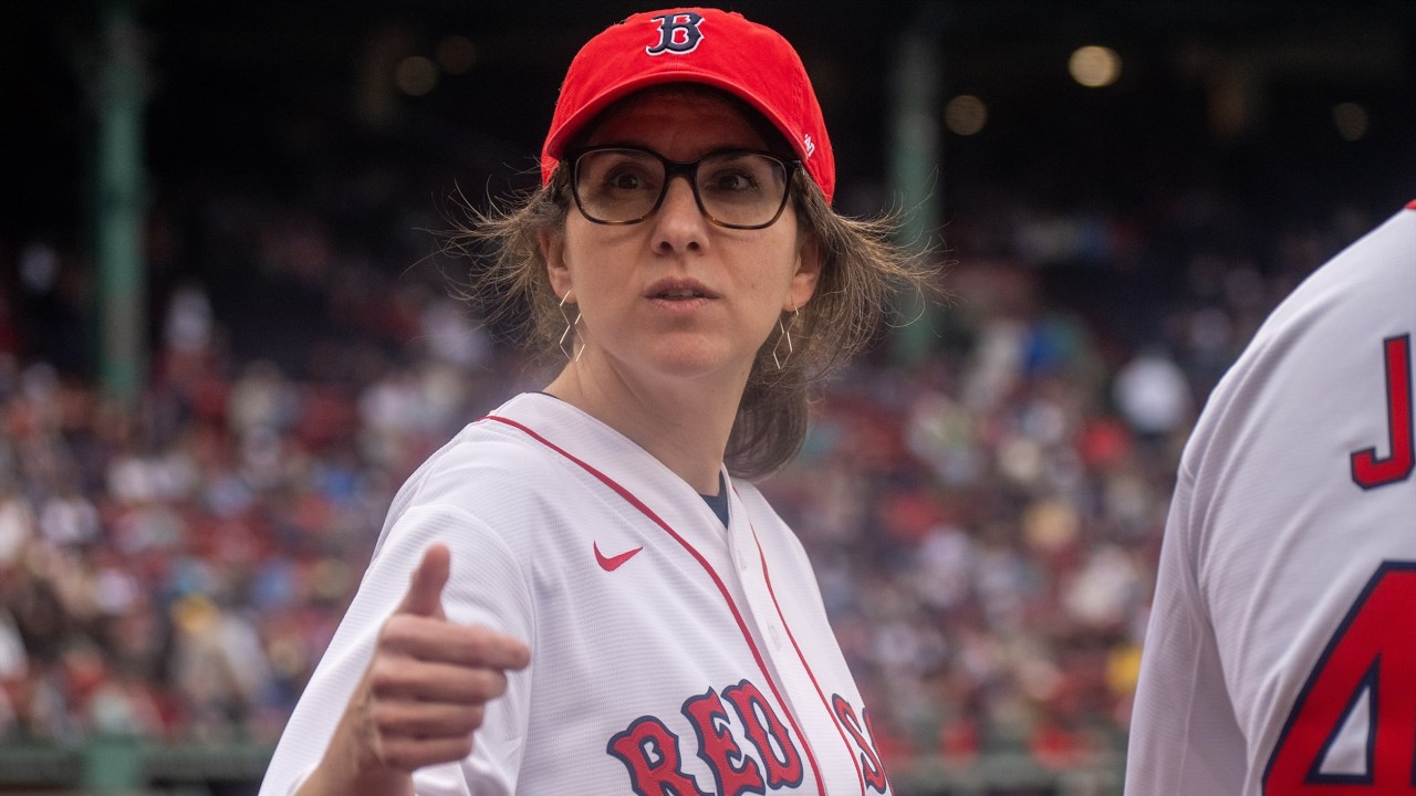 Survivor winner Aubry Bracco throws first pitch in Boston | MLB Highlights