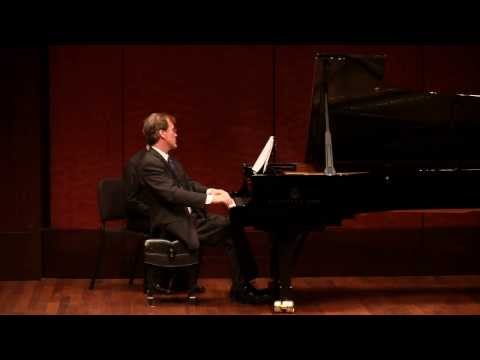 Suite Apócrifa, for piano, by Miguel A. Roig-Francolí