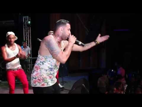 yasser y 9 mm Mujeres