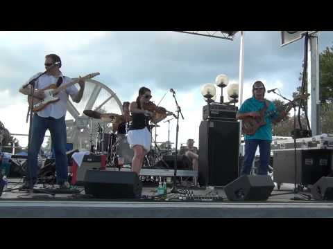 Amanda Shaw and the Cute Guys Sing Cha Cha at New Orleans Slobsterfest