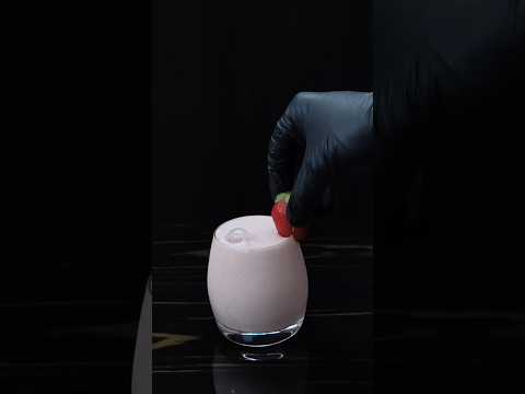 Strawberry Smoothie👍🏻 #shorts #trending #viral