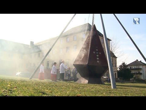 Höchster Backsteinkirchturm, kleinste Bibel: Kirchliche Superlative in Bayern