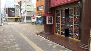 preview picture of video 'Sax Ruins sound check, walking outside club Dhalia, Kochi, Japan'