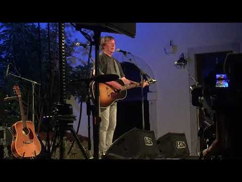 Mef in NOB - Zaprl je vrata