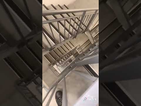 Monster on the stairs chase!