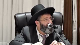 איך להתנהג עם אישה וילדים חילוניים - הרב אייל עמרמי (הרב אייל עמרמי) - התמונה מוצגת ישירות מתוך אתר האינטרנט יוטיוב. זכויות היוצרים בתמונה שייכות ליוצרה. קישור קרדיט למקור התוכן נמצא בתוך דף הסרטון