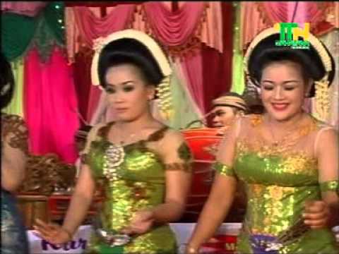 semu RINI SINDEN HEBOH