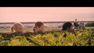 Трейлер: Ангус, стринги и поцелуи взасос