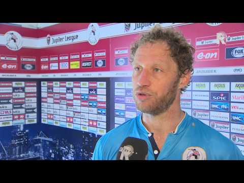 Sparta-verdediger Michel Breuer in gesprek met verslaggever Ruud van Os