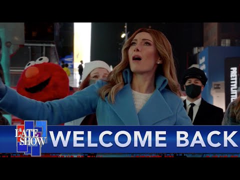 梅拉尼婭-特朗普帶著心中的歌聲回到紐約 (With A Song In Her Heart, Melania Trump Returns To New York)