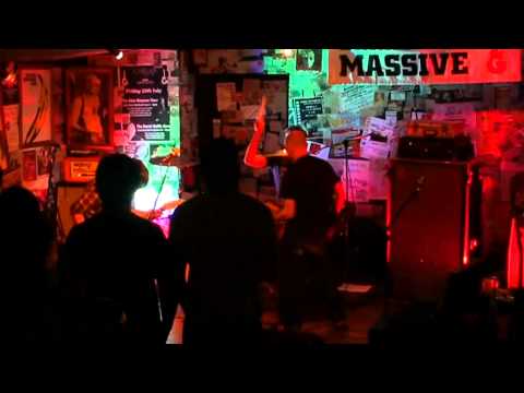 Fighting With Wire - Into The Ground - Live @ The Cellar Bar Draperstown