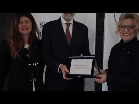 Milano, 28 novembre 2024 La Consegna della Targa all'Associazione Cancro Primo Aiuto