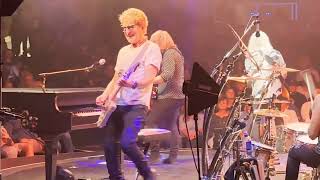 REO Speedwagon   Back On The Road Again