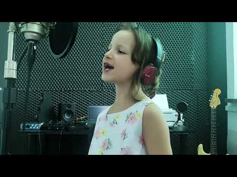 Wiktoria Lewicka  - Cała doskonała