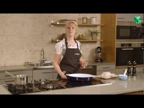 download lagu mp3 mp4 Helstekt Kylling, download lagu Helstekt Kylling gratis, unduh video klip Helstekt Kylling