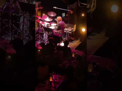 Chris Parker in Japan with the Akiko Yano Trio !