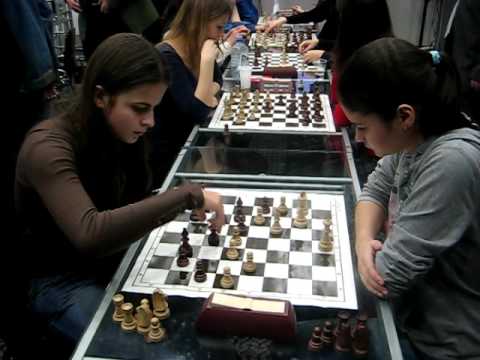 WGM Bodnaruk - WFM Shlakich chess blitz