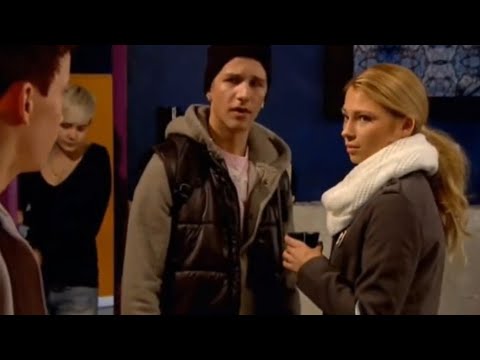 Salkkarit - Jannen ja Iidan ensiesiintyminen (2011)