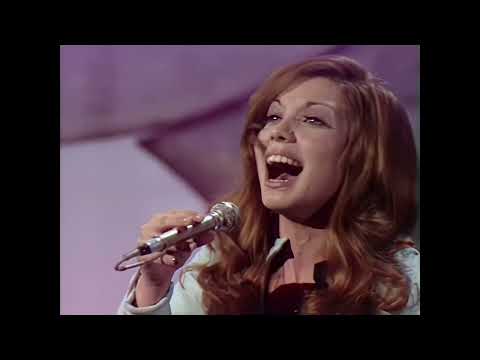 Karina - En Un Mundo Nuevo Live Eurovision 1971 Spain