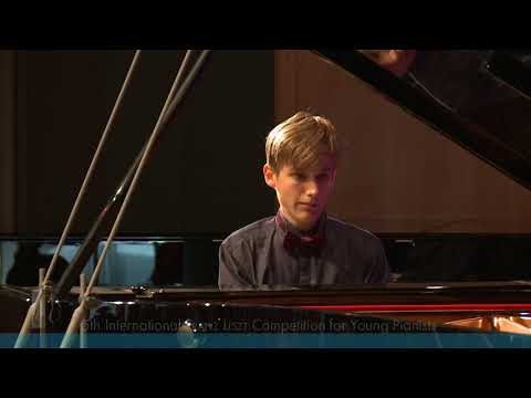Franz Liszt - Hungarian Rhapsody No. 9 in E-flat major "Pesther Carneval" | Simon Buerki