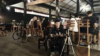 Download lagu viral! suara emas pengamen jogja - aku mau mp3