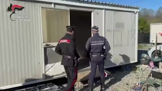 Settimo, case nei container. Scoperti due alloggi abusivi nel campo rom di via Moglia. L'ispezione