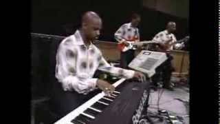 Twinkie Clark - Jesus Saves Live