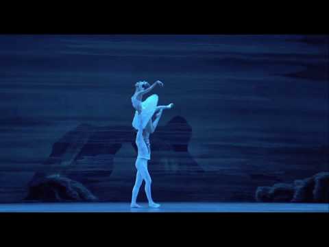 Ballet du Bolchoï au cinéma | Le Lac des cygnes - Acte I final (extrait)