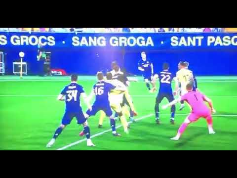 Raul Albiol goal Villarreal 2 - 0 Arsenal