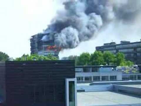 Gebouw Bouwkunde in Delft na brand opgegeven.