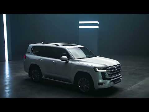 2022 Range Rover VS 2022 Toyota Land Cruiser - SUV BATTLE!