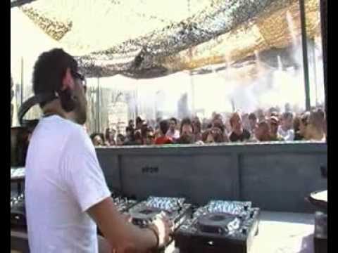 DARIUS SYROSSIAN plays Walk & Talk (Benoit & Sergio) @ EL ROW Sonar Barcelona 18.06.2011