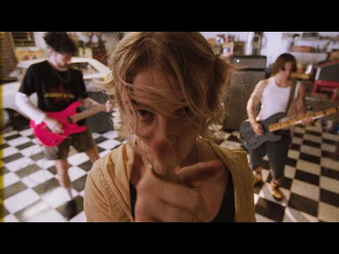 Winona Fighter - R U FAMOUS (Official Music Video)