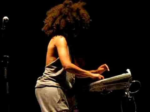 Erykah Badu Live at 32. Jazzfest - Wiesen 26.07.2008 pt2