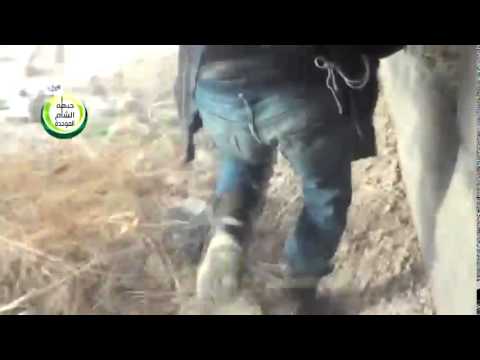 توجه العناصر لبدء اقتحام اللواء 82 في الشيخ مسكين في من قبل جبهة الشام الموحدة في ريف درعا