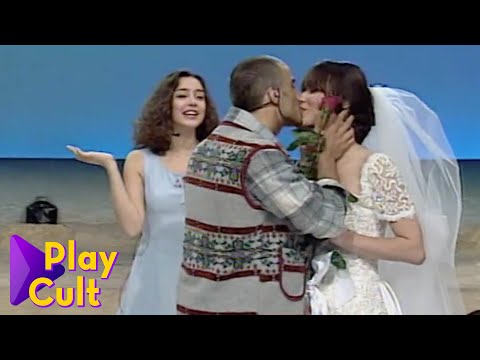 Stranamore o Non è la Rai? Antonella Mosetti annuncia le nozze | Mediaset Play Cult