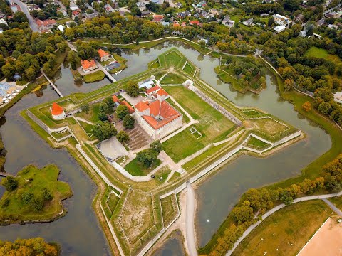 Kamerafahrt durch die Altstadt von Kuressaare (Dashcam)
