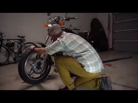 1983 Honda CX650C Tire Change (Almost the same steps as a CX500C)