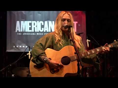 Kassi Valazza: "Matty Groves" (AmericanaFest; Analog at Hutton; Nashville, TN; 9/22/2023) (C0230)