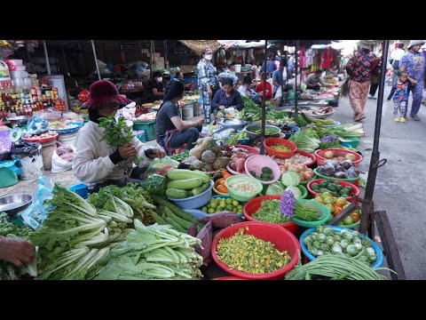 Early Morning Street Market @Takhmao Thmey - Plenty Fresh Vegetables, Fish, Chicken & More Food