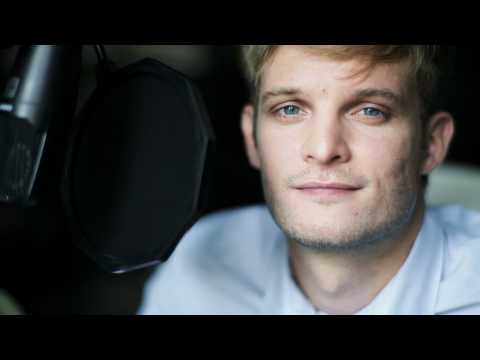 PUSKÁS PETI – Fényév Távolság (Akusztikus)