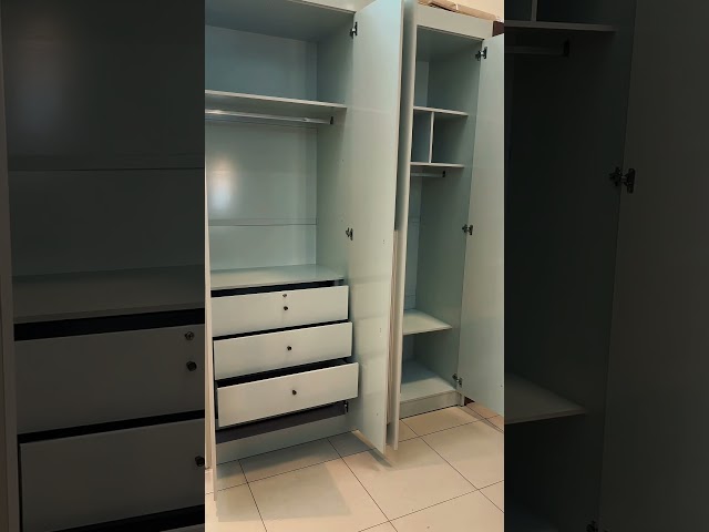 Guarda-Roupa Casal Nantes 4 Portas 3 Gavetas 100% Mdf com Espelho Peroba/Off White - Europa Móveis