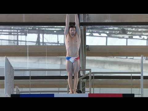 La aparatosa caída del clavadista francés ante Macron | AFP