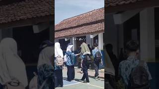 Download lagu aku juga mau wir🥲 #pacaran #bucin #masasekolah (source.@anotherdump.enayy) mp3 Download lagu aku juga mau wir🥲 #pacaran #bucin #masasekolah (source.@anotherdump.enayy) mp3