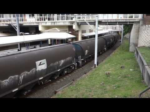 Double 81 class lead 3422 into Gosford down refuge - 1/6/14
