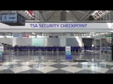 Traveler: Empty Chicago airport is 'surreal'