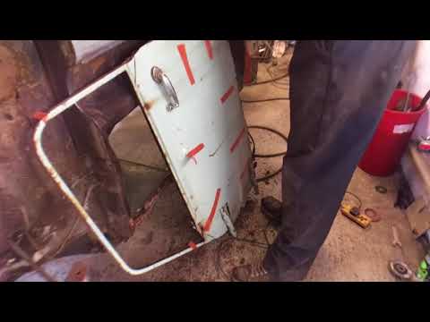 1964 Mk1 Mini Restoration S2 Ep58 - Door skin Removal