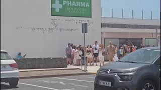 Las colas para coger un taxi se extienden a los principales n&uacute;cleos tur&iacute;sticos de Lanzarote