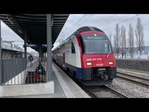 Rabe 514 departing from Wädenswil as S2 to Ziegelbrücke